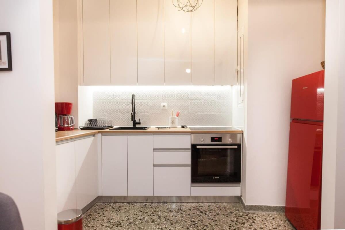 Contemporary Stylish Apartment Located Near Metaxourgeio Area Athena Bagian luar foto